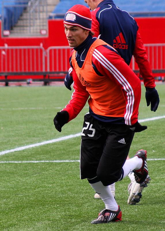 Hilgenbrinck in action during the Rev's training session on Thursday<br><i>Photo: Jason Dalrymple</i>