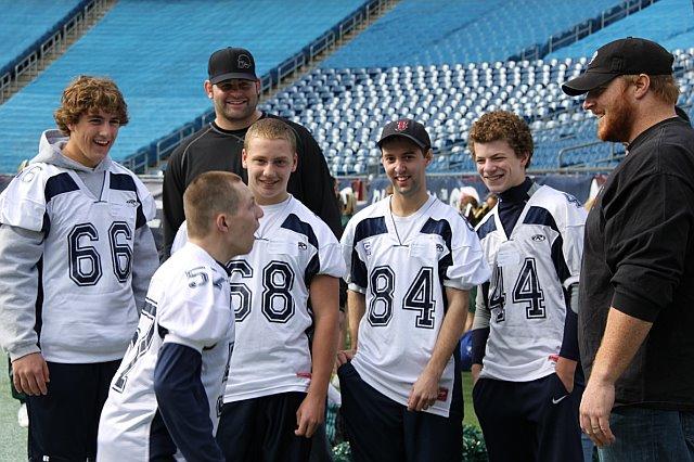 Stephen Neal (L) and Dan Koppen of the Patriots