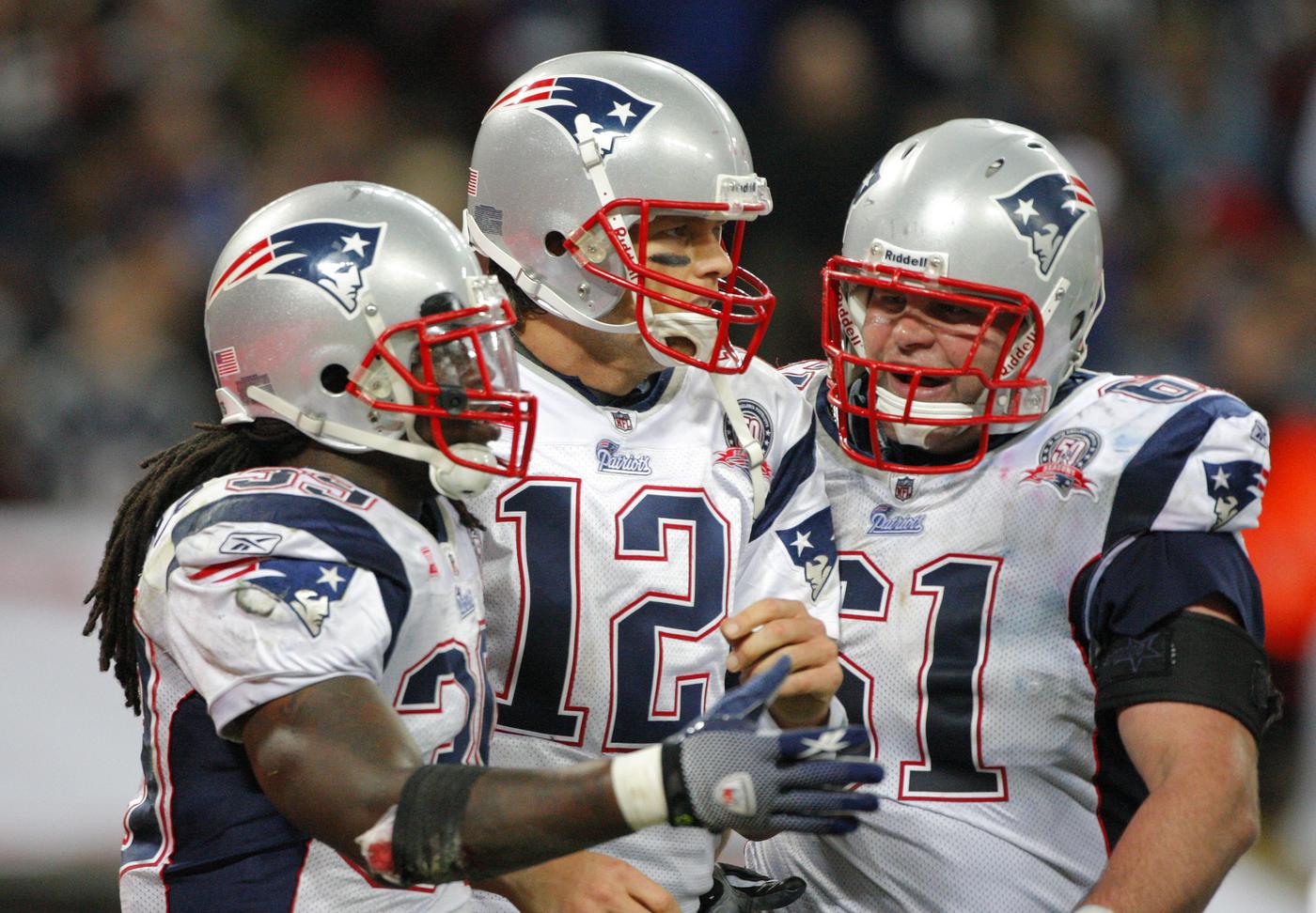 neal resigned Re-signing Stephen Neal will be an underrated move | Courtesy Patriots.com